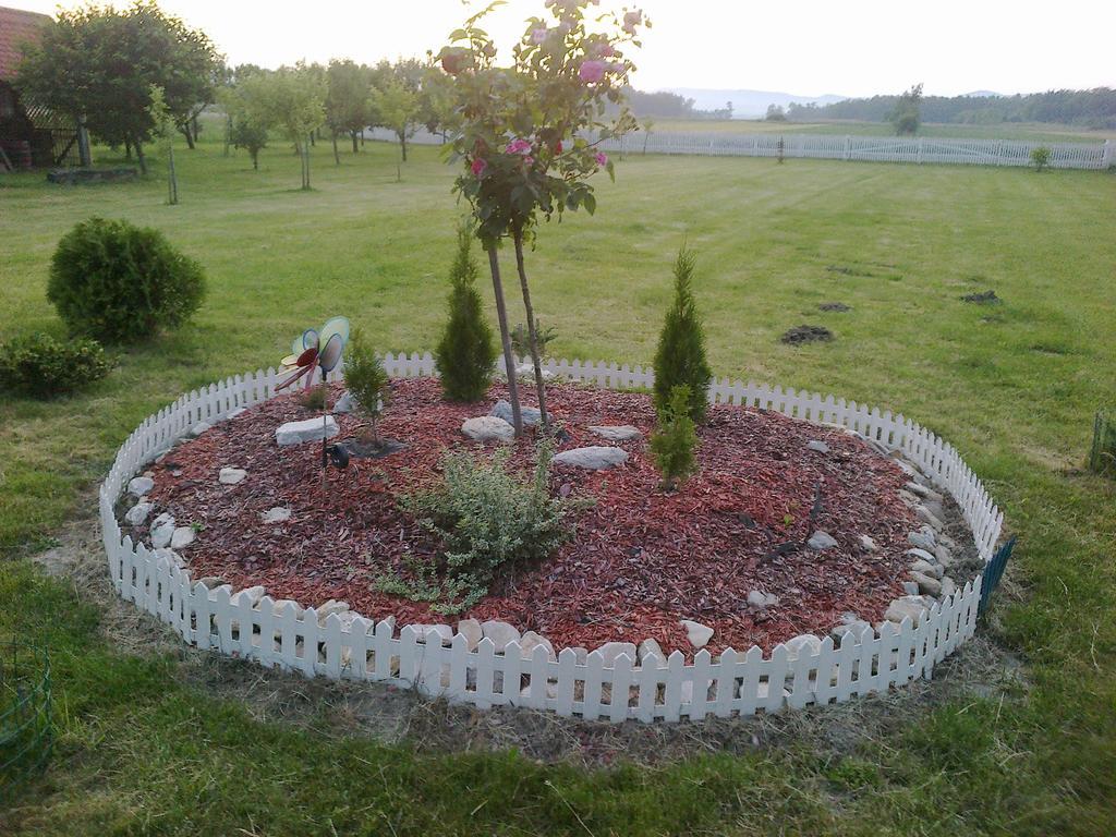 Seoski Turiziam Larva Trenkovo Exterior foto