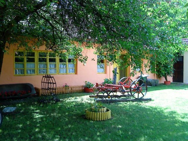 Seoski Turiziam Larva Trenkovo Exterior foto